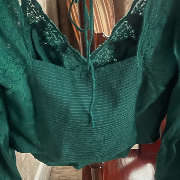 FREE PEOPLE JANELLE LONG SLEEVE SATINY TOP EXTRA SMALL EMERALD GREEN - Picture 6 of 9